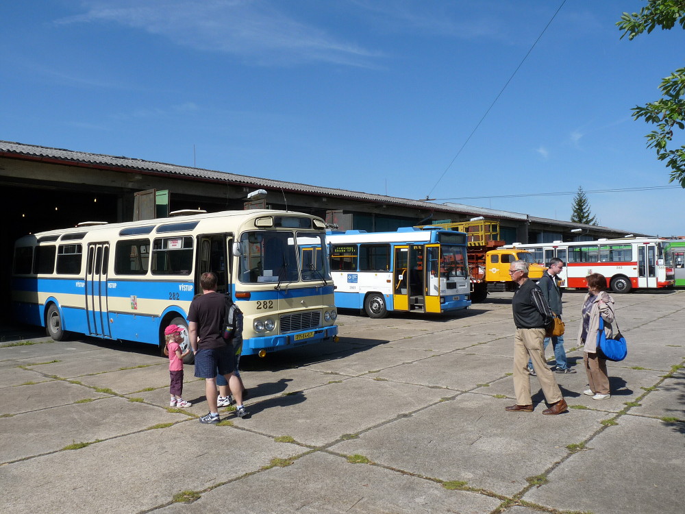 Areál muzea dopravy při prvním jarním dnu otevřených dveří. 19.5.2012, Michal Kouba.