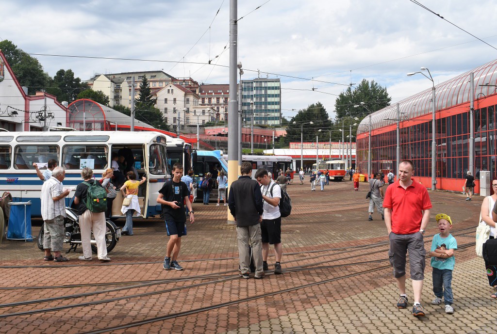 Den otevřených dveří v liberecké tramvajové vozovně. 26.8.2017, Zdeněk Kresa.