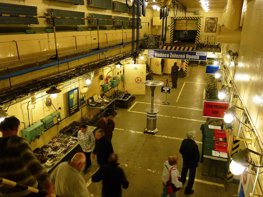Expozice Atom Muzea Brdy. V těchto prostorech byly dříve uloženy sovětské jaderné hlavice. 14.5.2015, Michal Kouba.