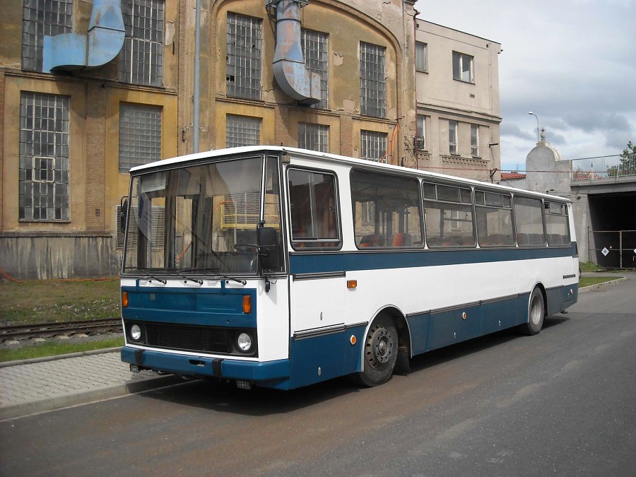 Stav autobusu Karosa C 734 po získání do sbírky klubu. 6.5.2010, Michal Kouba.