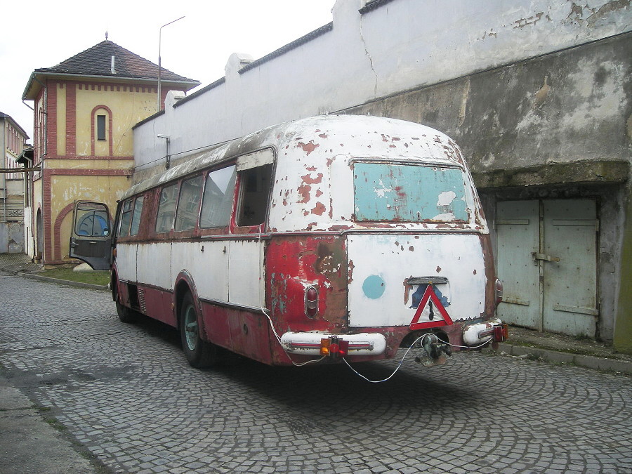 Stav autobusu před započetím renovačních prací. 22.3.2008, Michal Kouba.