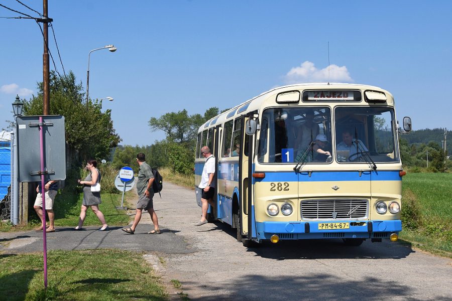 Karosa ŠL 11 jako linka č. 1 přivezla cestující k Muzeu dopravy. 16.8.2020, Zdeněk Kresa.