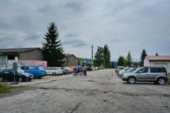 S ohledem na velký počet účastníků Škoda Tour bylo parkování organizováno v blízkosti muzea. Na samotnou výstavní plochu by se vozidla nevešla. 23. 6. 2019, Michal Kouba.