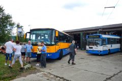 Autobusem Karosa Axer dorazili na exkurzi zaměstnanci Dopravní společnosti Zlín-Otrokovice. 11. 8. 2012, Michal Kouba.