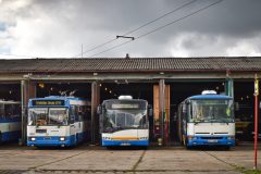 Stálý strašický exponát v podobě bývalého trolejbusu Škoda 17 Tr č. 3901 (jež je od prosince 2021 oficiálně majetkem klubu) doplnily autobusy Karosa B952E původního č. 6561 a Solaris Urbino 15 pův. č. 7623 ze soukromých sbírek. 11. 9. 2022, Zdeněk Kresa.