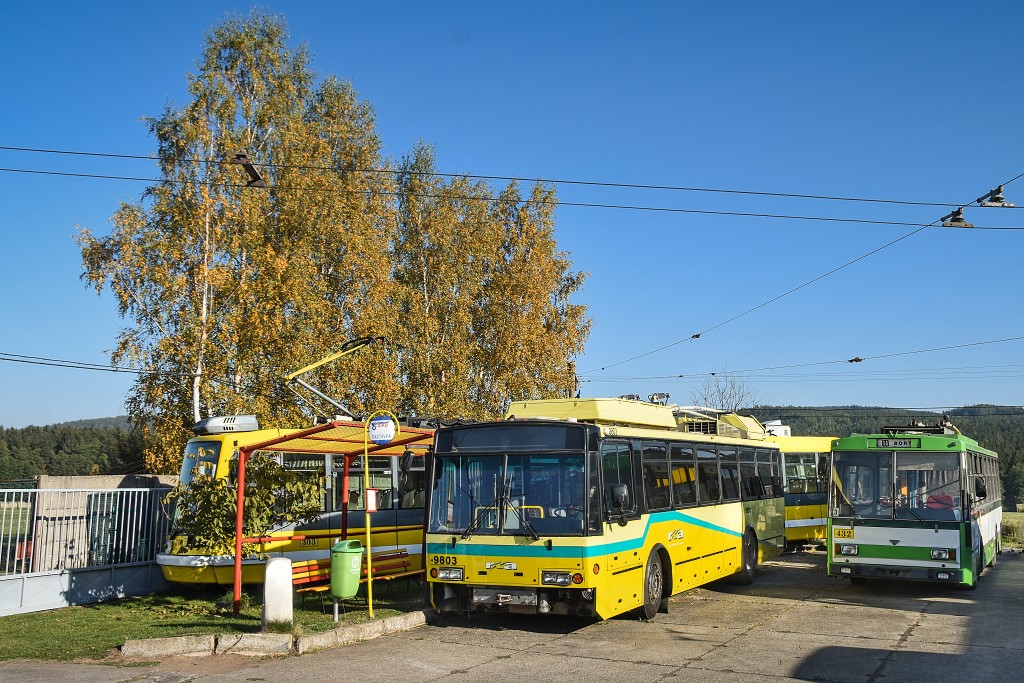 Podzimní atmosféra v Muzeu dopravy ve Strašicích s trolejbusy Škoda 14 Tr a 14 TrE ¨Čechoameričan¨ a dále tramvají Astra. 10. 10. 2021, Zdeněk Kresa.